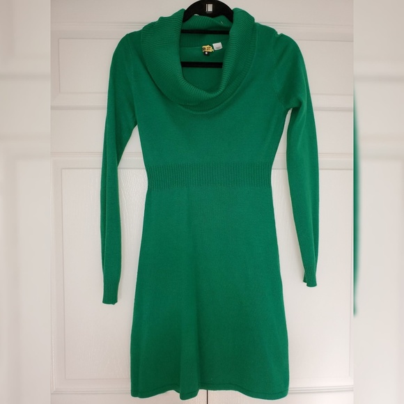 kelly green sweater dress